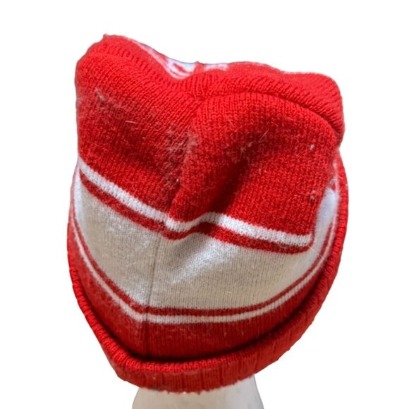 Sriracha Beanie Hot Sauce Logo Red White Winter Beanie Hat Cap Spicy Peppers - Picture 3 of 5